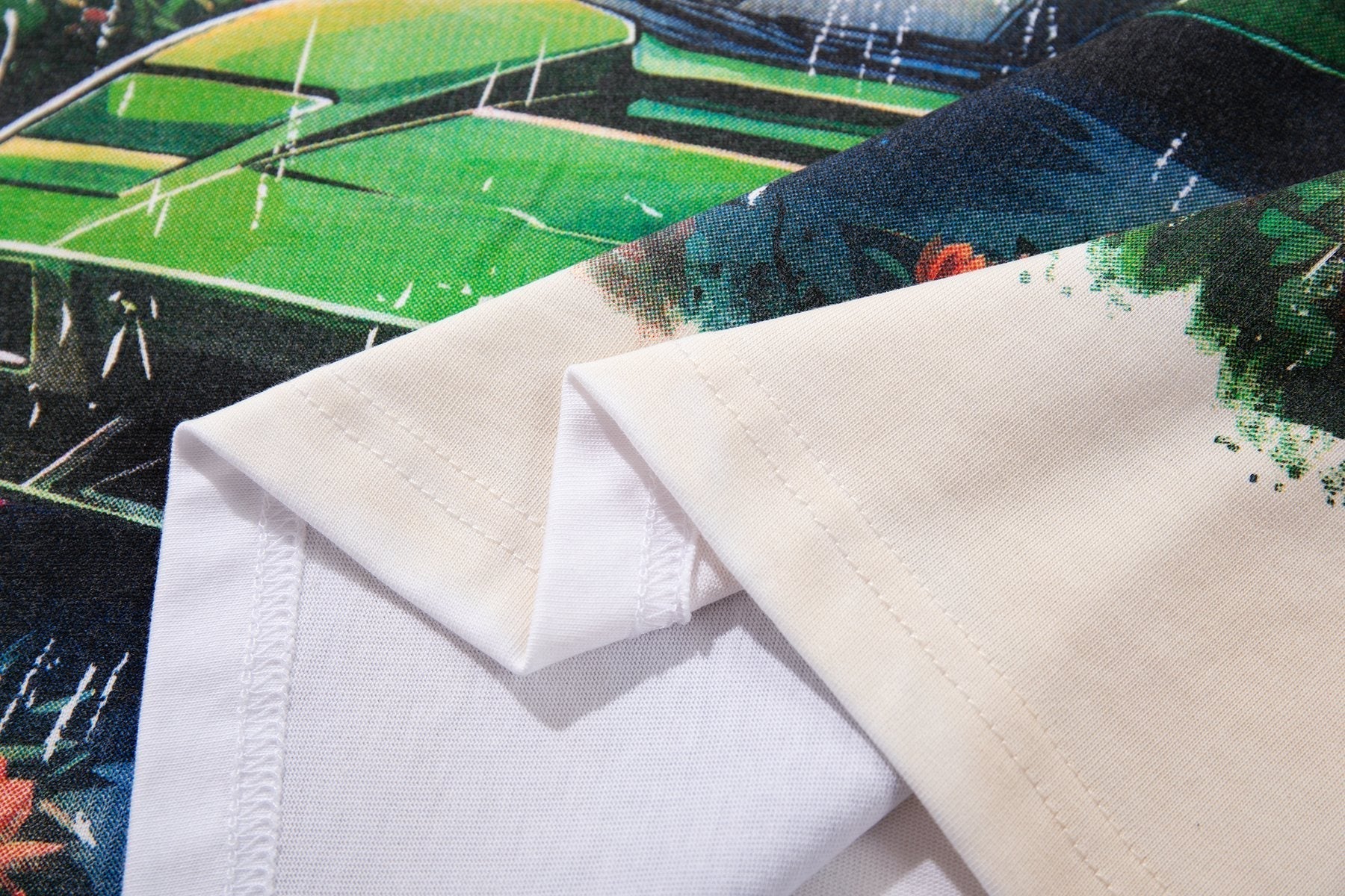 MAJESTIK Paradise Graphic T-Shirt ¡ª detail
