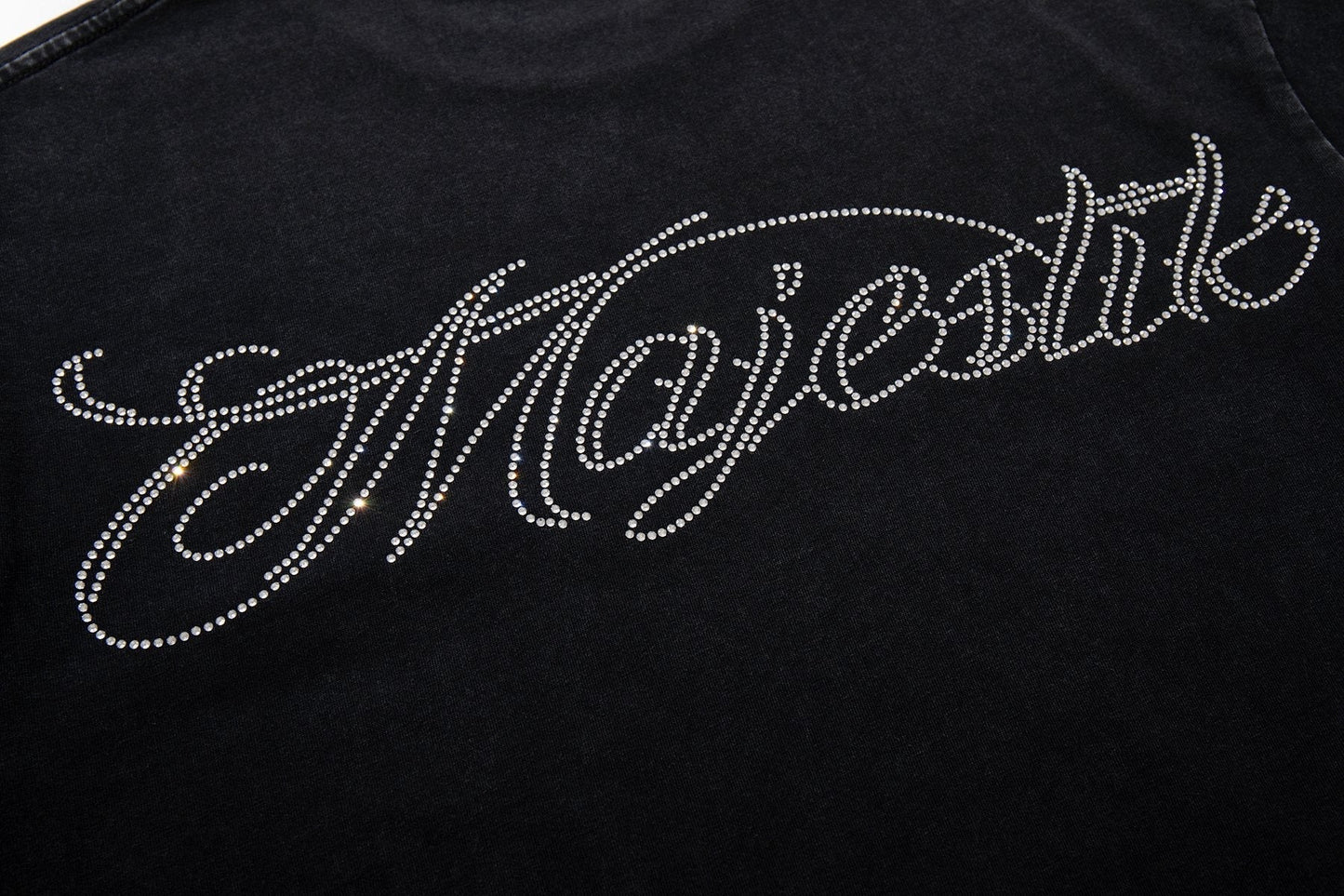 MAJESTIK Bulldog Graphic Short-Sleeve T-Shirt ¡ª detail