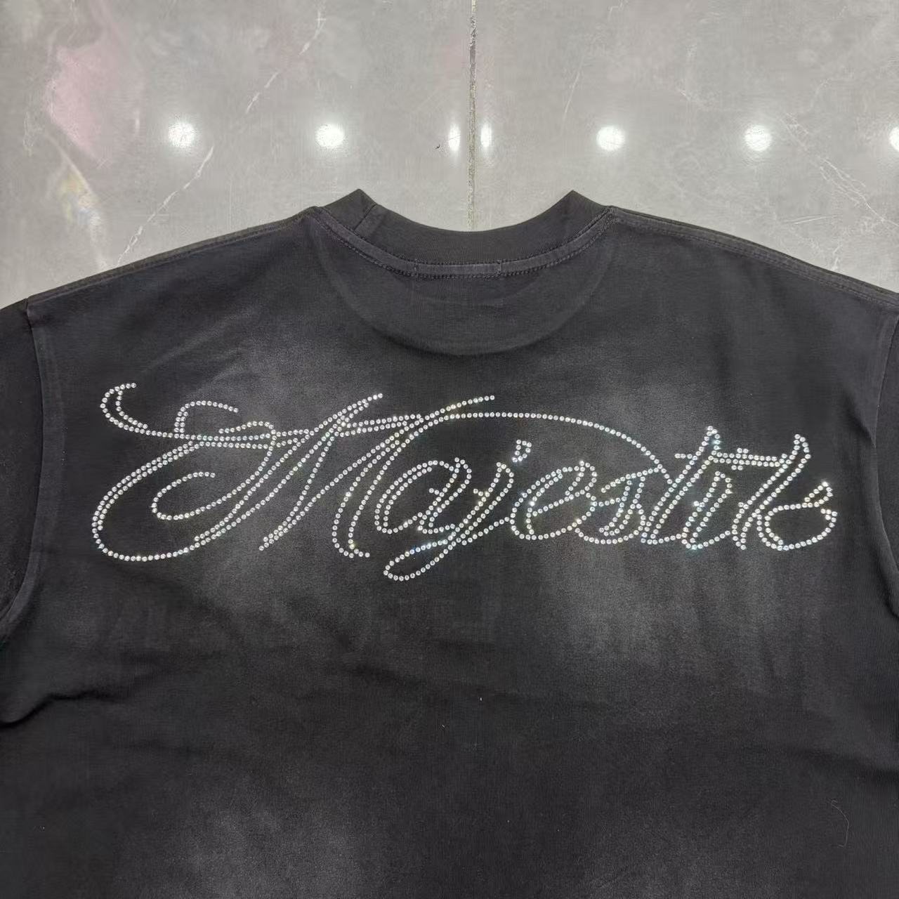 MAJESTIK Script Graphic Short-Sleeve T-Shirt ¡ª detail
